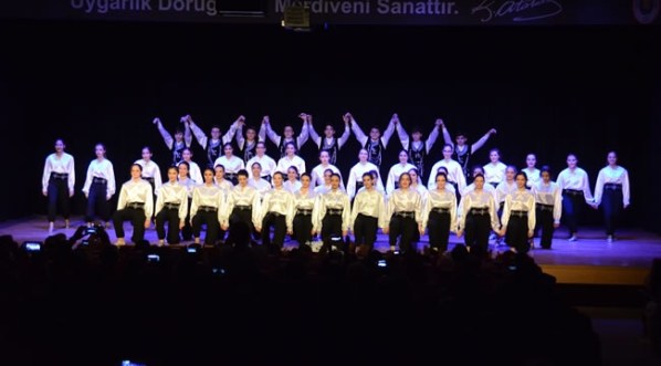 gencler-sahnede-hemdem-ile-buyuledi